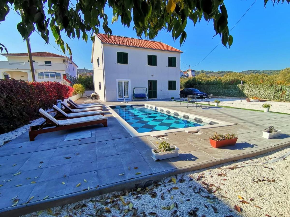 Holiday Home Nino With Amazing Swimming Pool Slatine Esterno foto
